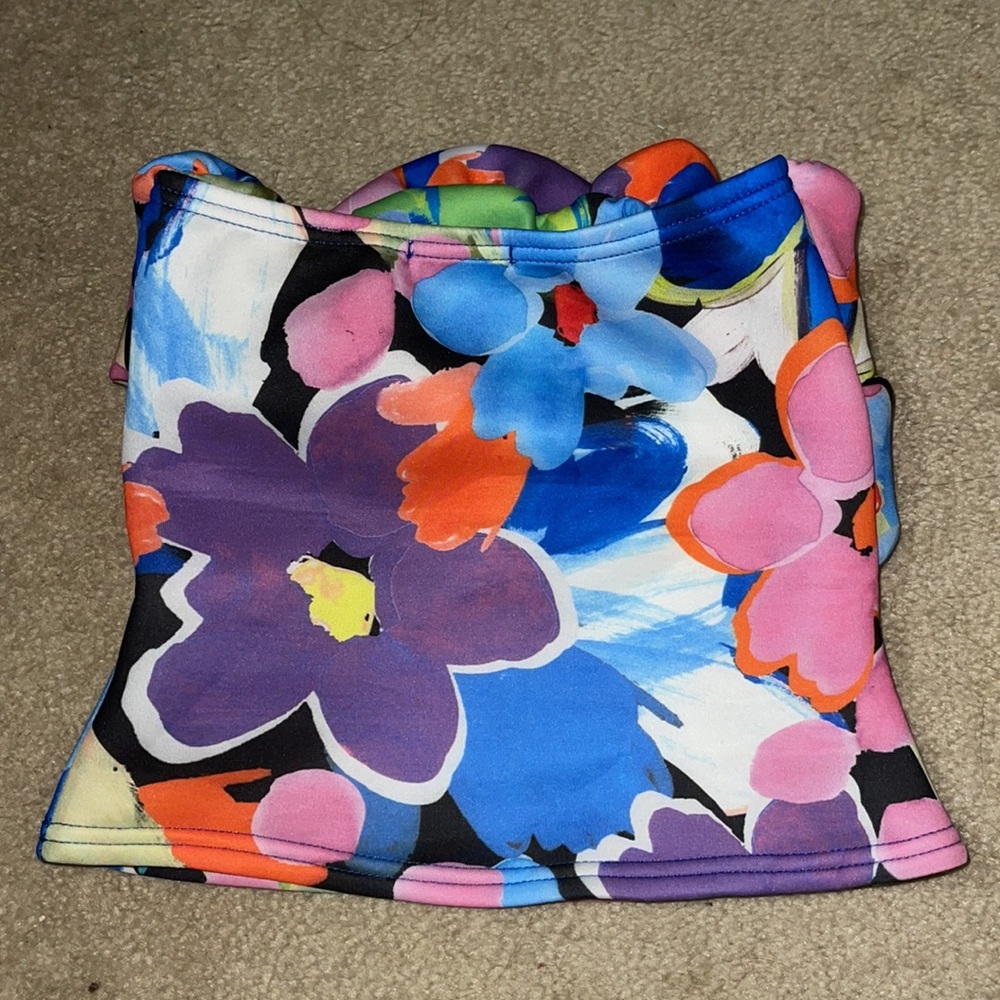 Floral Ruffle Detail Top - Picture 2 of 5